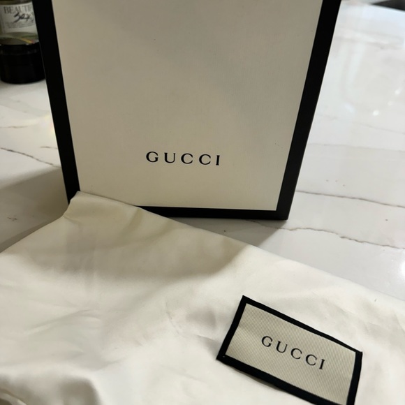 Gucci Beige Chevron Crossbody Bag - Picture 3 of 8